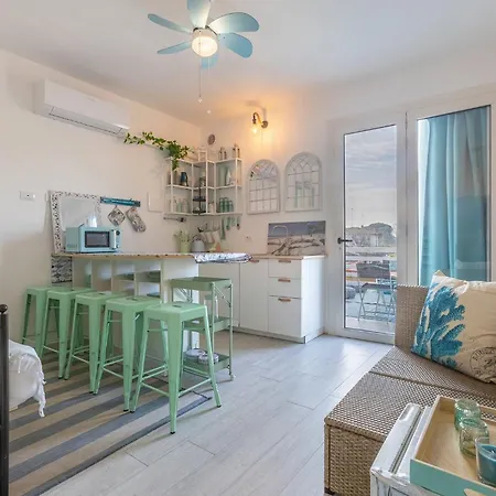 Guesthost - Parco Del Sole Flat With Terrace شقة