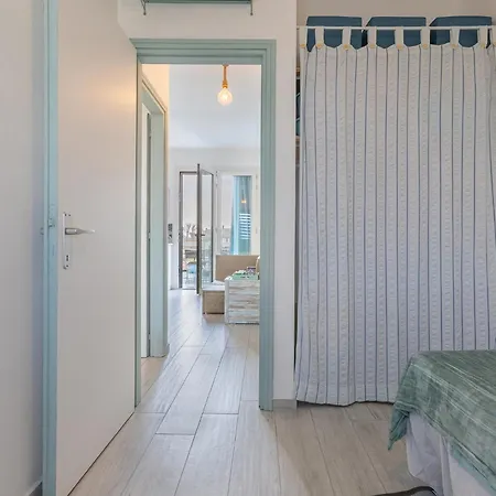 Apartment Guesthost - Parco Del Sole Flat With Terrace *