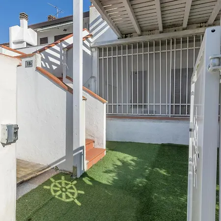 Guesthost - Parco Del Sole Flat With Terrace Lido degli Scacchi