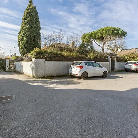 Апартаменты Guesthost - Parco Del Sole Flat With Terrace