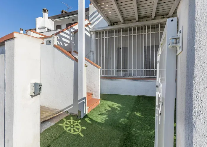 Guesthost - Parco Del Sole Flat With Terrace Lido degli Scacchi