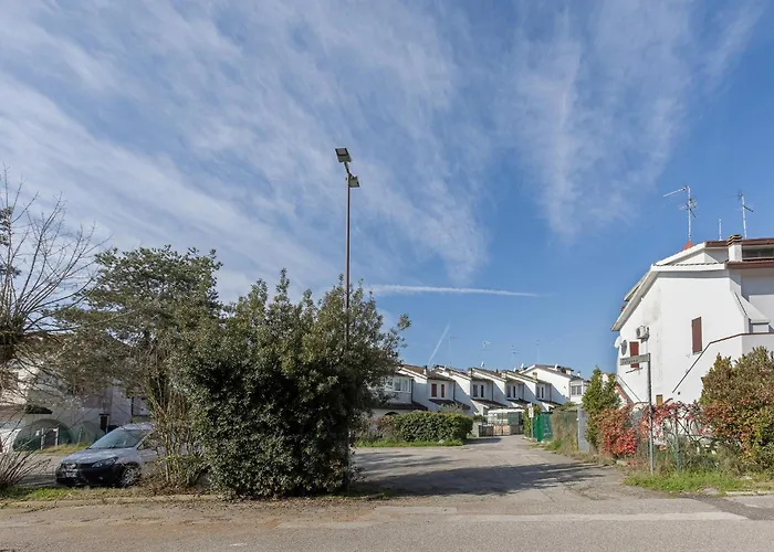 Guesthost - Parco Del Sole Flat With Terrace شقة